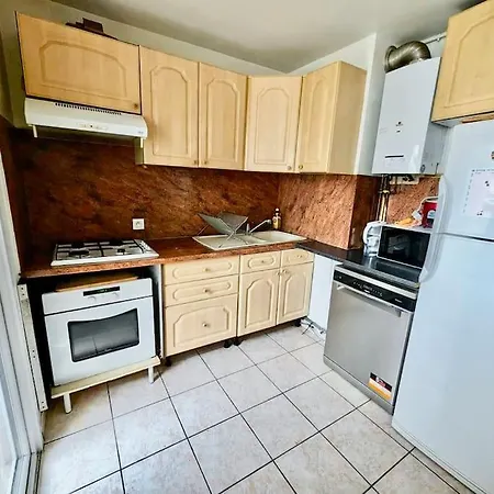 Tres Jolie Equipe & Wifi Apartment *