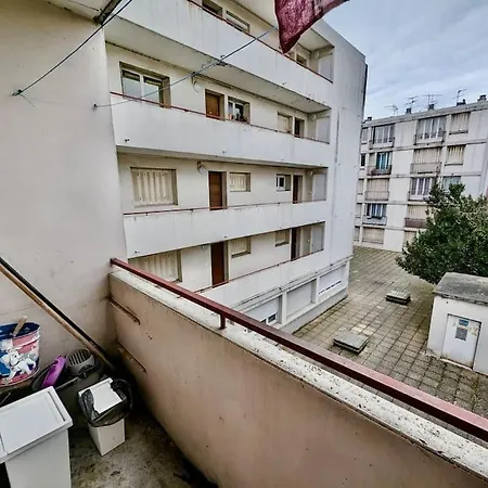 Tres Jolie Equipe & Wifi Apartment